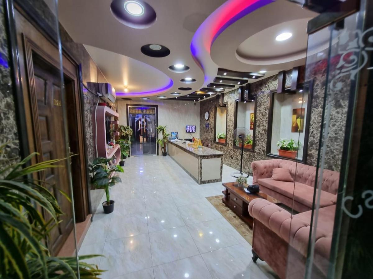 Hostel Plaza *