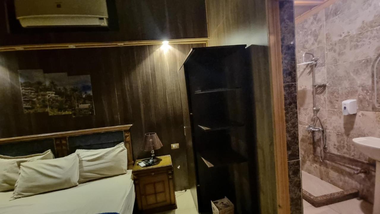 Plaza Hostel